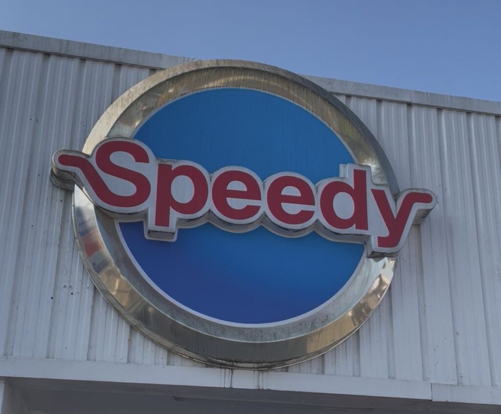 Visite de l'entreprise Speedy lors du Rallye des entreprises